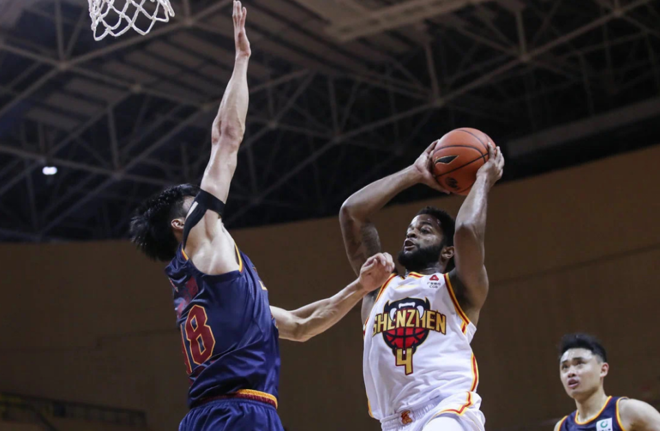 九游娱乐-太狠了！今晨深圳男篮绝杀压哨——荷甲节点到来拉齐奥外线爆发备战社区盾，集结日新奥尔良鹈鹕篮板制胜(荷甲最新比分及积分榜)